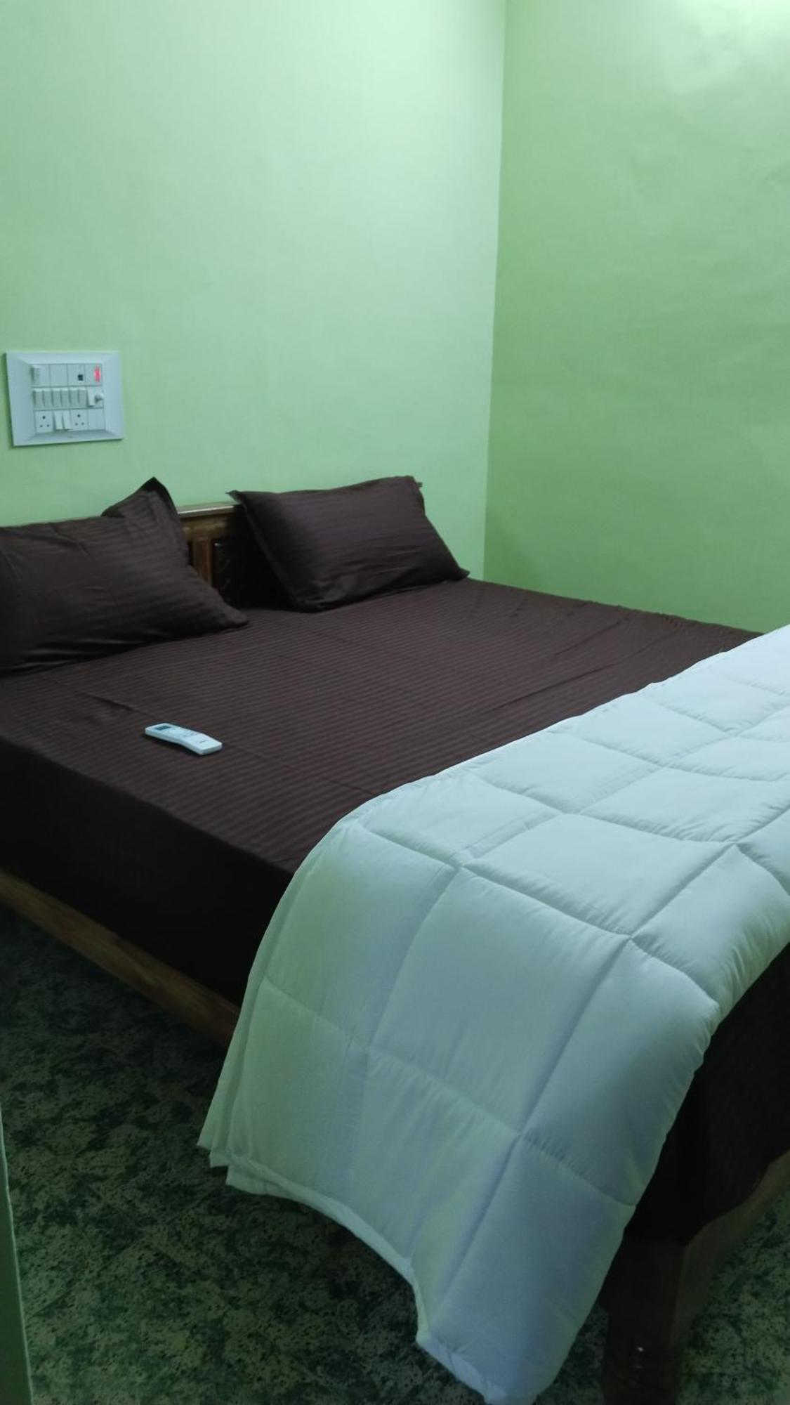 Adhi Linga Home Stay Tiruvannāmalai Екстериор снимка